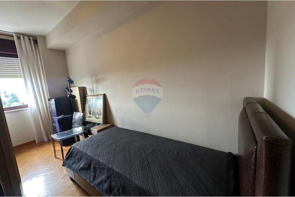 Apartament - Për Qira - Rruga Abdi Toptani, Tiranë 1300 ,, euro