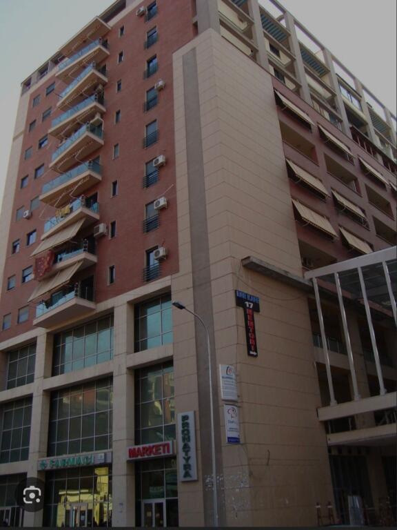 Shitet post parkimi ne qender