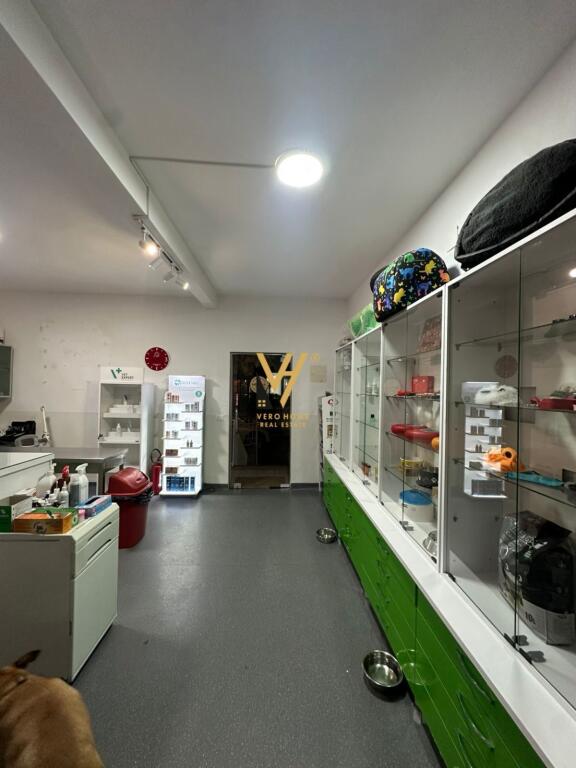 JEPET DYQAN 90 M2 ME QIRA TE KOMUNA E PARISIT 1.500 EURO