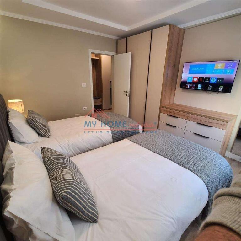 Apartament 1+1 me qera Qender Tirane