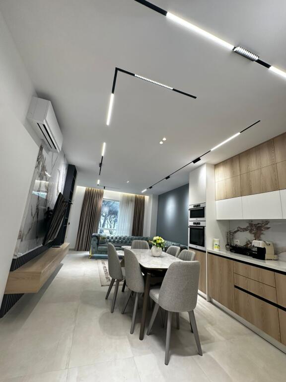 🏡 SHITET APARTAMENT LUKSOZ 2+1 ME PAMJE DETI