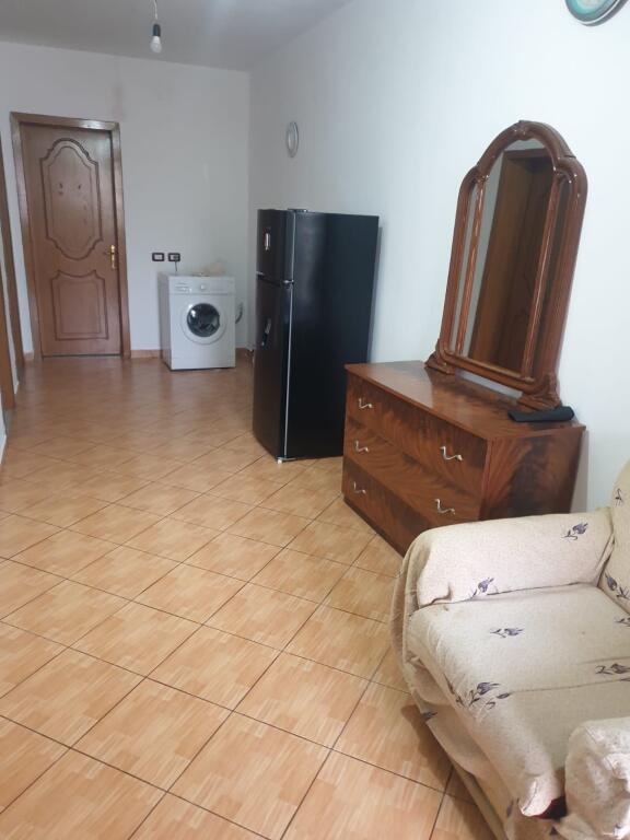 Qera, Hyrje Private, 2+1, Allias 450 euro/muaj