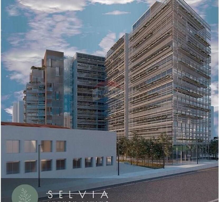 Dyqan+ parkim per shitje te Selvia