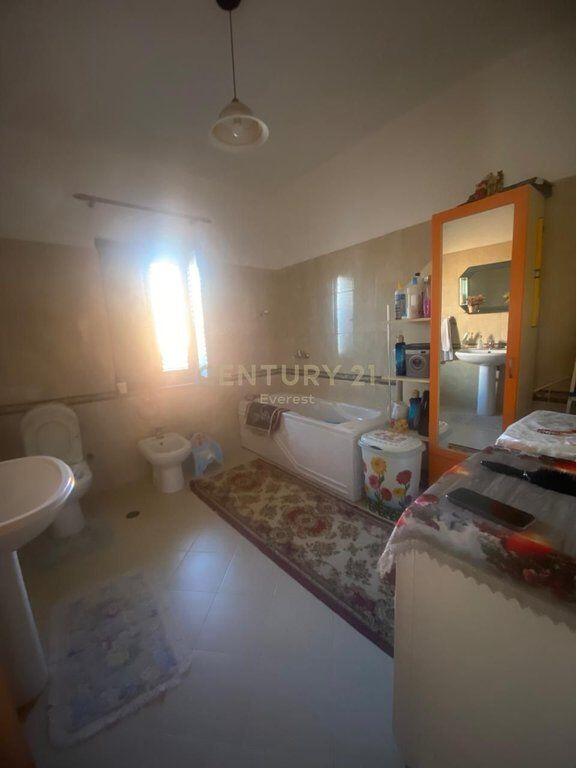 SIRI KODRA, JAPIM KAT VILE ME QIRA