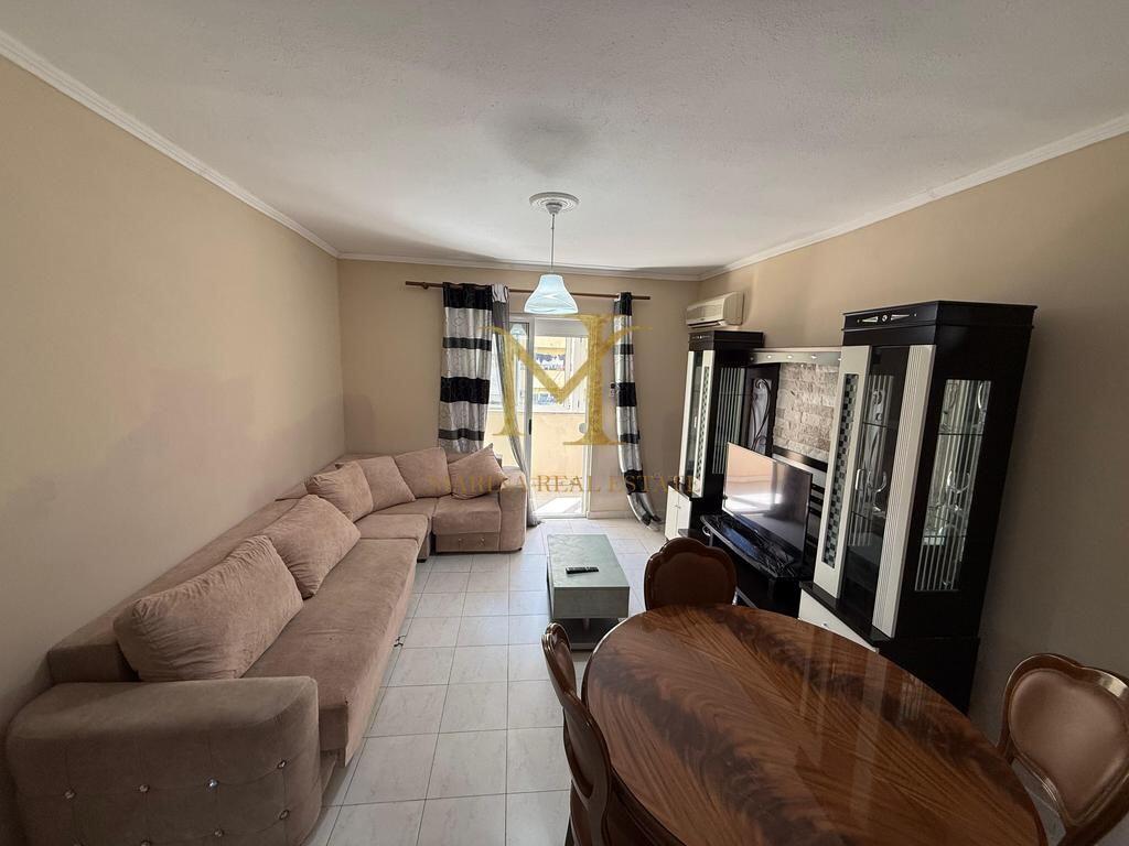 APPARTAMENTO 1+1 IN AFFITTO VICINO ALLA SCUOLA BAJRAM CURRI !!