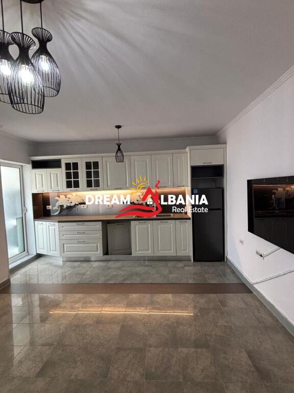 Jepet me qera apartament 2+1 tek rruga Ali Demi prane Bankes BKT ID (4229482)
