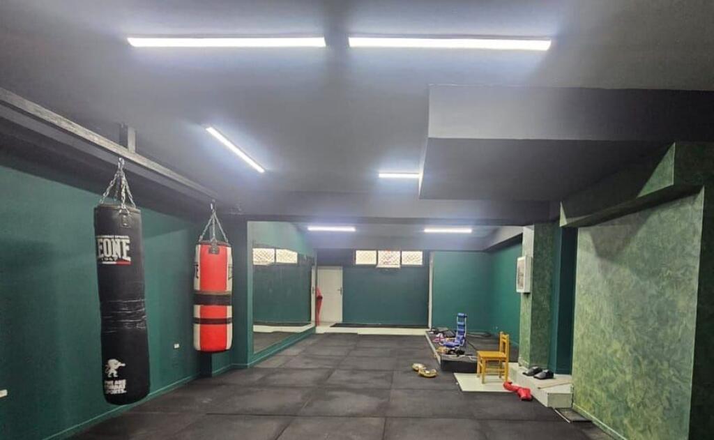 Locale Commerciale in Vendita presso l'ex Palazzo della FSHF!