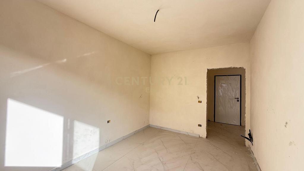 EXCLUSIVE ! Shitet apartament 1+1 + Post Parkimi te Rezidenca EON, Golem !