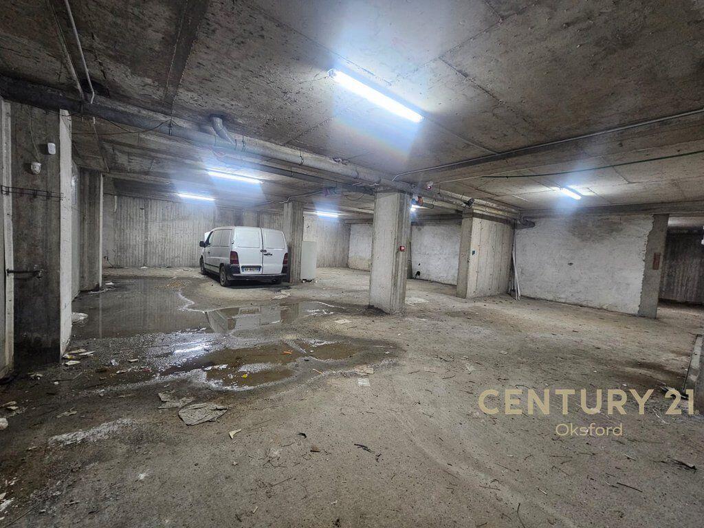 Locale Commerciale in Vendita vicino al Terminal degli Autobus (Ospedale Hygeia)!
