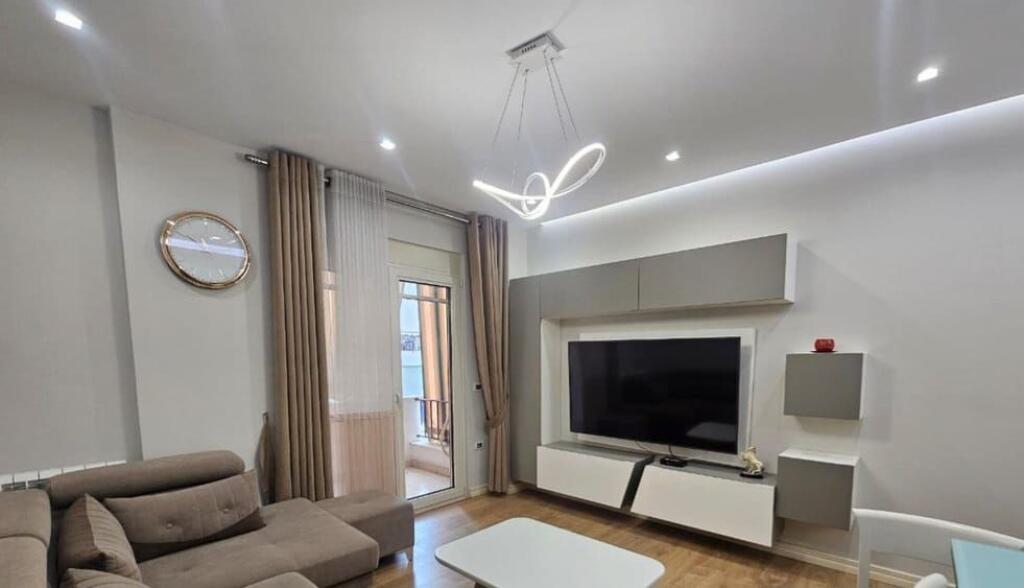 APARTAMENT 2+1 PER SHITJE TEK FRESKU