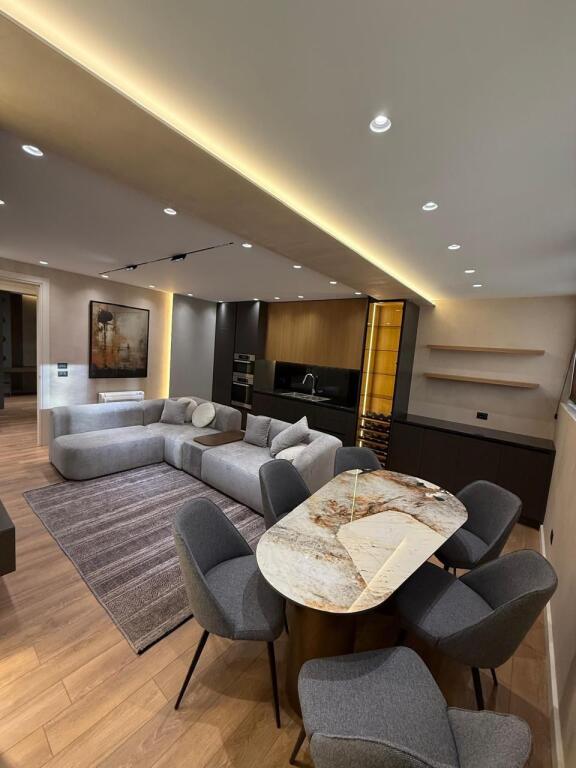 Apartment 2+1+parking for rent on Durres Street