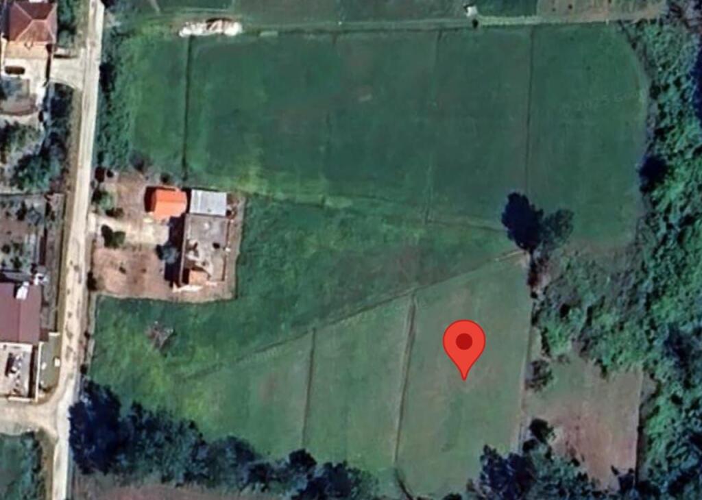 Shitet toke 2000m² , Vorë 10 min larg Rinasit