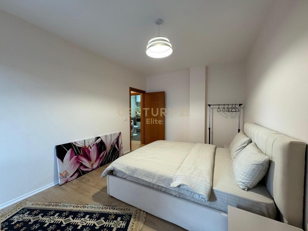 🏢 For rent: Apartment 1+1 at Kavaja Street – Very close to the center