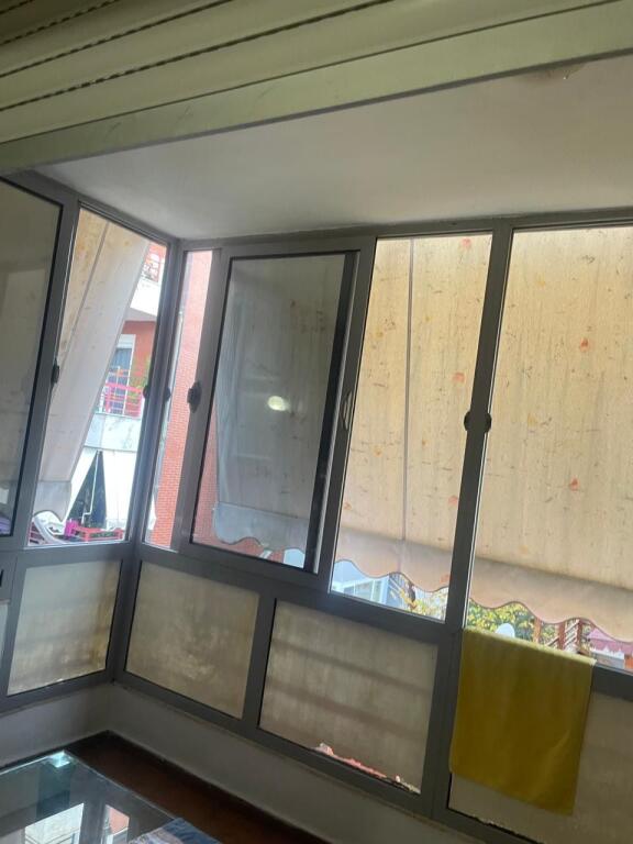 2+1,kompleksi kolombo liqeni i thate,260.000 euro