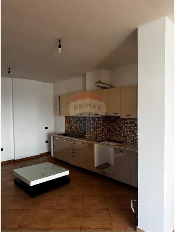 Okazion !Apartament 2+1 per shitje ne Kamez !