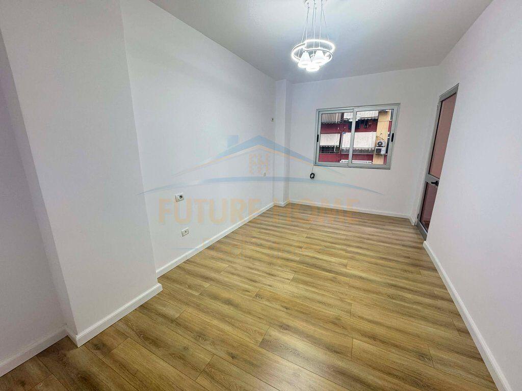Shitet,Apartament 2+1 Unaza e Re , Tirane