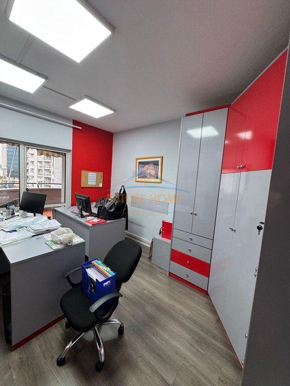 AMBIENTE PER UFFICI IN AFFITTO – ZONA DI BLLOKU, TIRANA