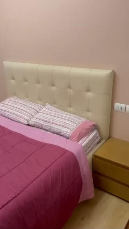 Jepet me qera Apartment 2+1+1 tualet +2 ballkone ne Ali Dem Rruga "Idriz Dollaku"