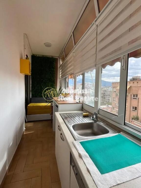 Apartament 2+1, Qender — Galeria "17- Nentori", 850 euro/muaj