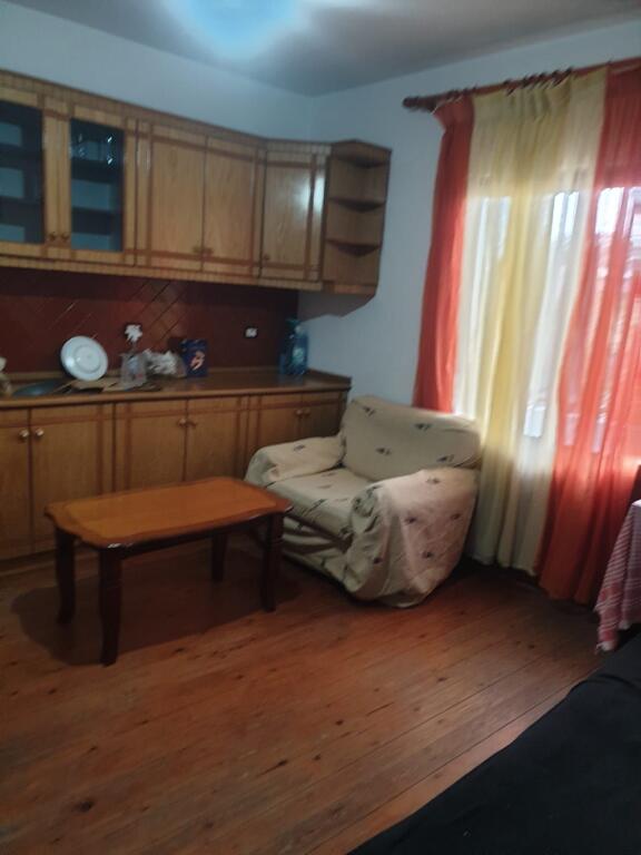 Qera, Hyrje Private, 2+1, Allias 450 euro/muaj