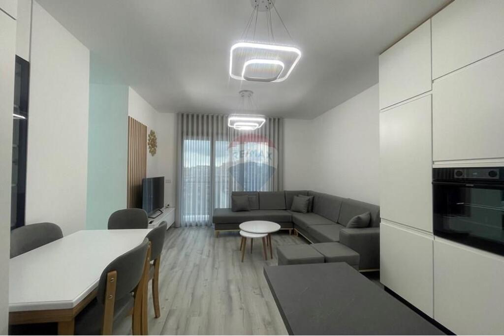 Apartament 2+1 + parkim Don Bosko 800 euro