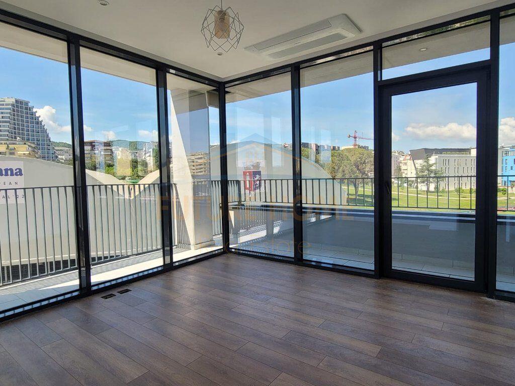 AMBIENT ZYRE 2+1 ME POST PARKIMI – Lake View