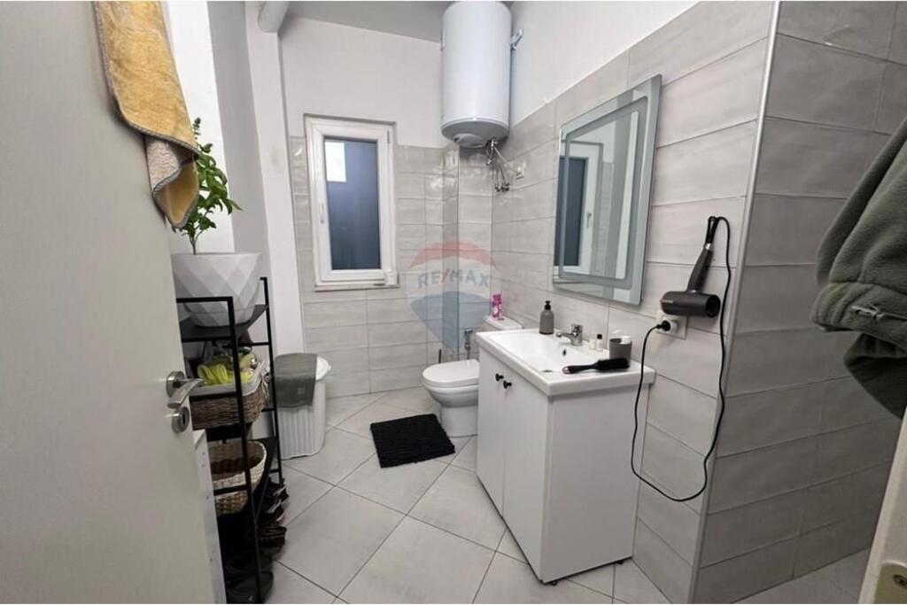 Jepet me qira apartament 1+1 në qendër të Tiranës!
