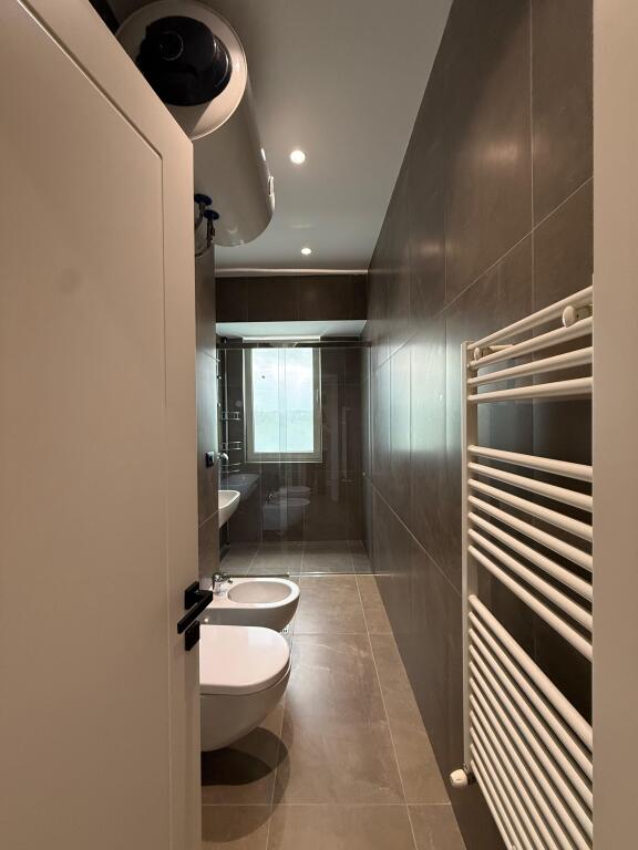 🏠APPARTAMENTO 2+1+2+POSTO AUTO IN AFFITTO 📍AMBASCIATORE 3 ✨Arredato da un architetto 💶Prezzo: 2200€