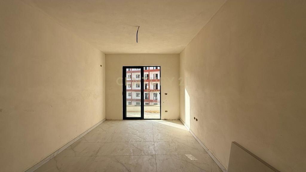 EXCLUSIVE ! Shitet apartament 1+1 + Post Parkimi te Rezidenca EON, Golem !