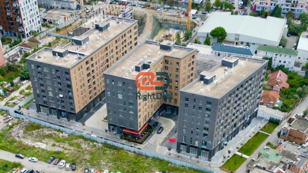 Ne Xhamllik, Tek Ish Profarma Shitet Apartament 1+1 Ne Ndertim Te Ri, Gati Per Banim !!!