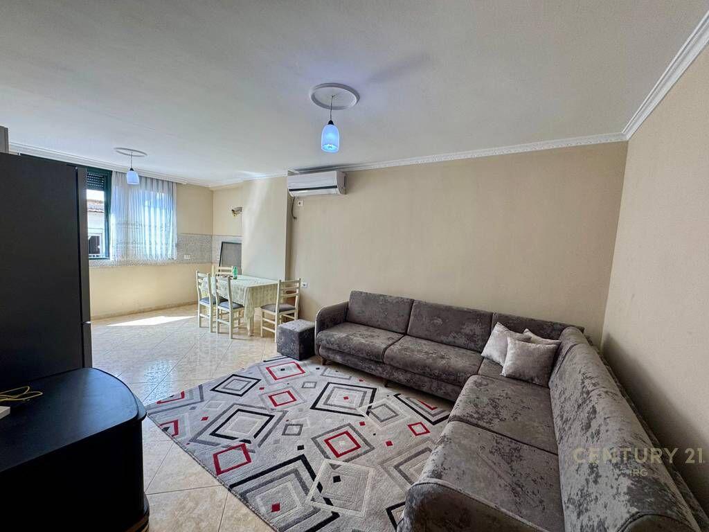 APARTMENT 2+1+ STORAGE CROSSROAD OF BARDHYL STREET WITH HOXHA TAHSIM!