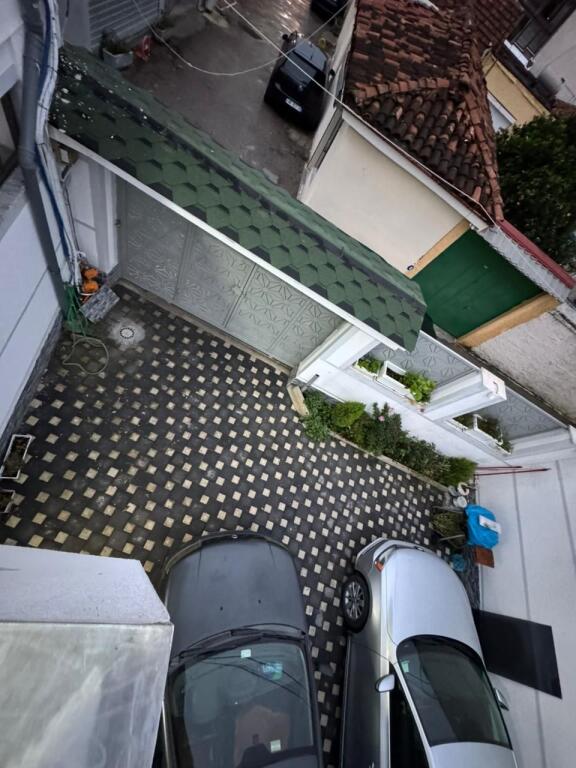 Jepet me qera Vile, Medreseja