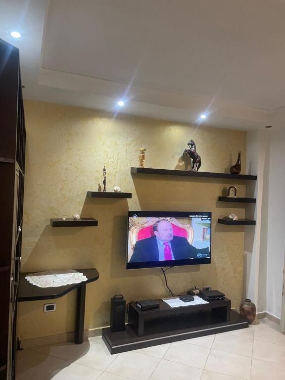 2+1,kompleksi kolombo liqeni i thate,260.000 euro