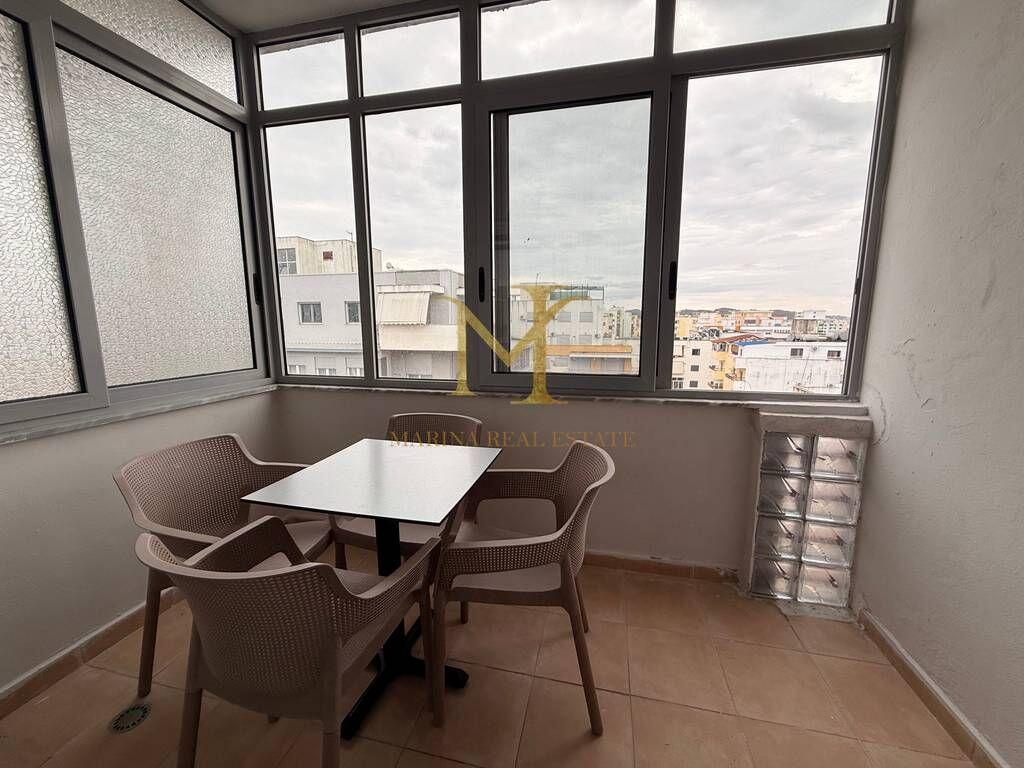 Shitet Apartament 2+1 Ne Kompleksin Eka ne Plazh , Hekurudha !!