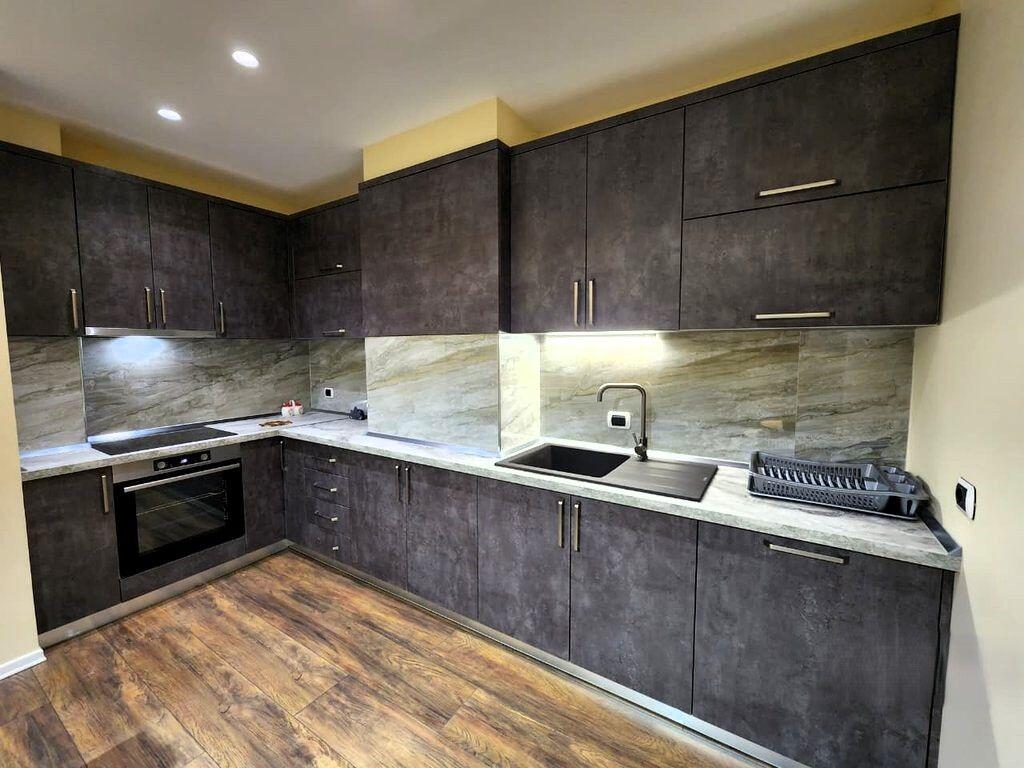 Shitet apartament 1+1 tek 9-Kateshet !