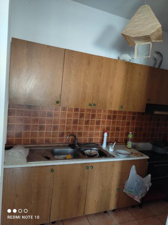 APARTAMENT 2+1.42000 LEKE.RRUGA 5 MAJI.BIG MARKET