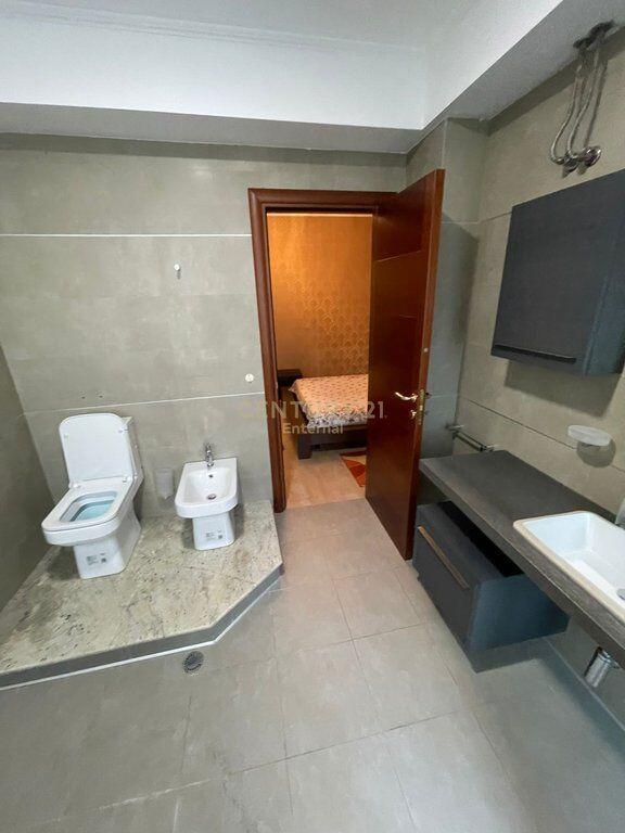 Apartament 3+1+2 me qira ne Qender