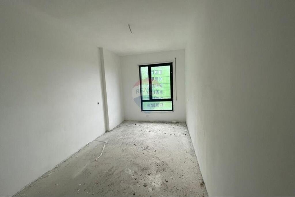 Shitet apartament 3+1+2 tek 5 Maji!