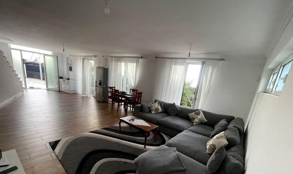 We sell a villa near Lake Farka!