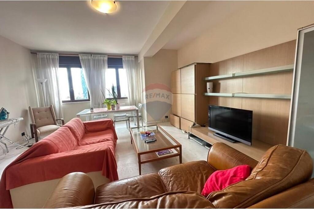 Apartament - Për Qira - Rruga Abdi Toptani, Tiranë 1300 ,, euro