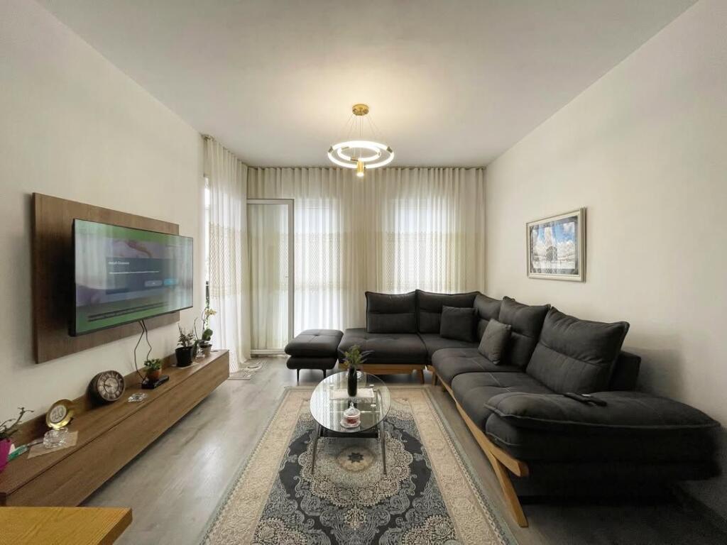 𝐒𝐇𝐈𝐓𝐄𝐓 𝟐+𝟏 𝐔𝐍𝐈𝐕𝐄𝐑𝐒 𝐂𝐈𝐓𝐘💥 •  🏠Apartament 2+1 per shitje.  📍Univers City/QTU