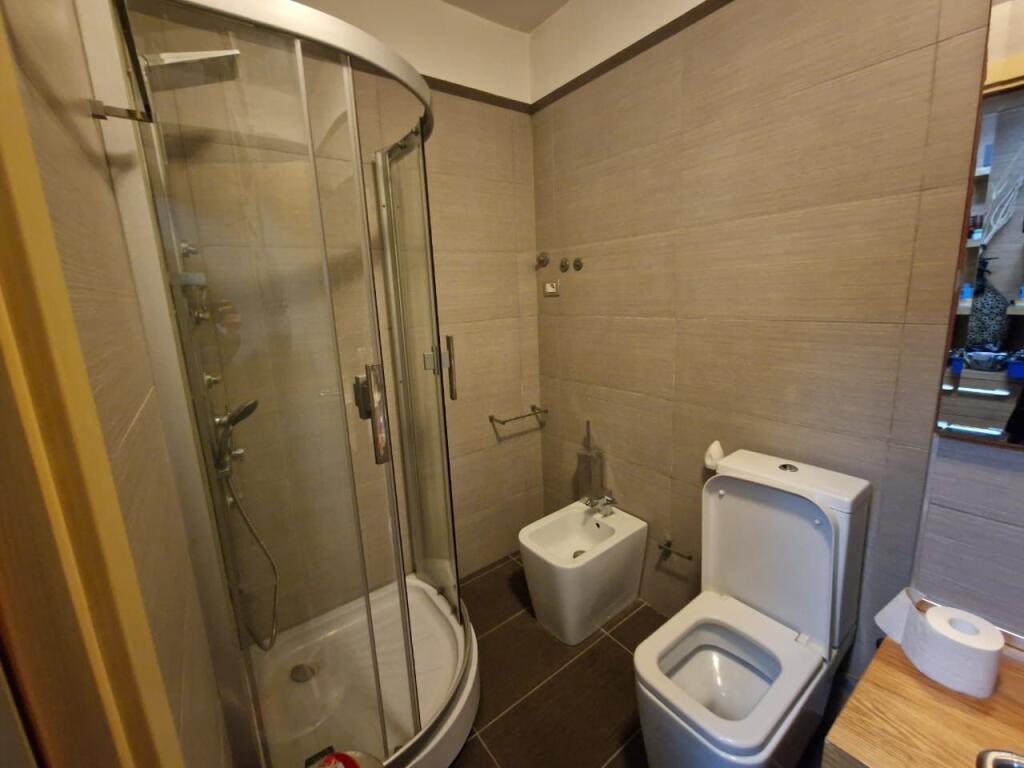 Shitet penthouse 2+1+2 tualete+3 ballkone te Zogu i Zi me cmim OKAZION