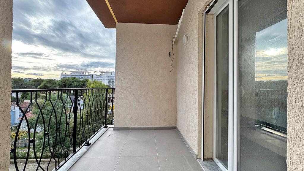 SHITET APARTAMENTI, GOLEM. 58m2