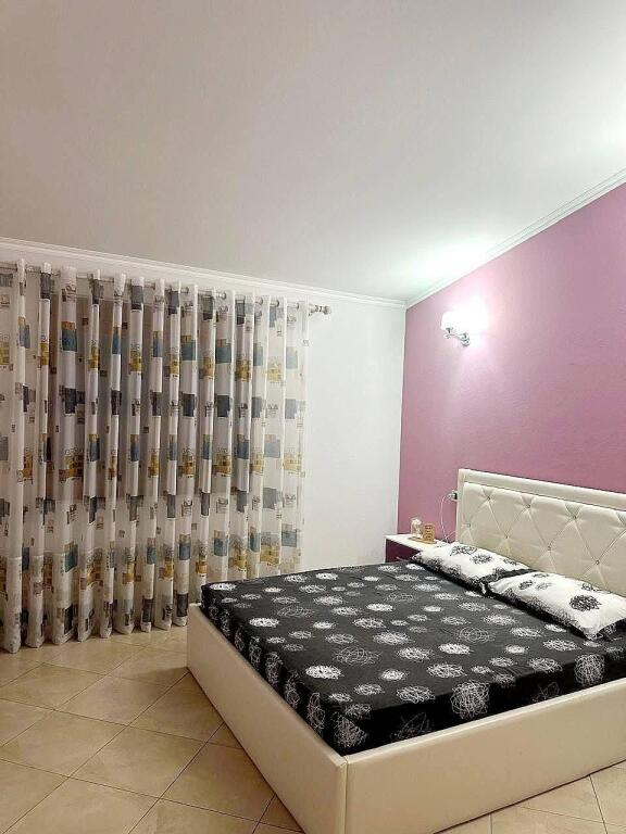 🏡 PROPRIETÀ ESCLUSIVA SUL LUNGOMARE “TAULANTIA”, Kavaje — OPPORTUNITÀ DI INVESTIMENTO Vendesi un edificio con alto potenziale di sviluppo, posizionato sul lungomare principale