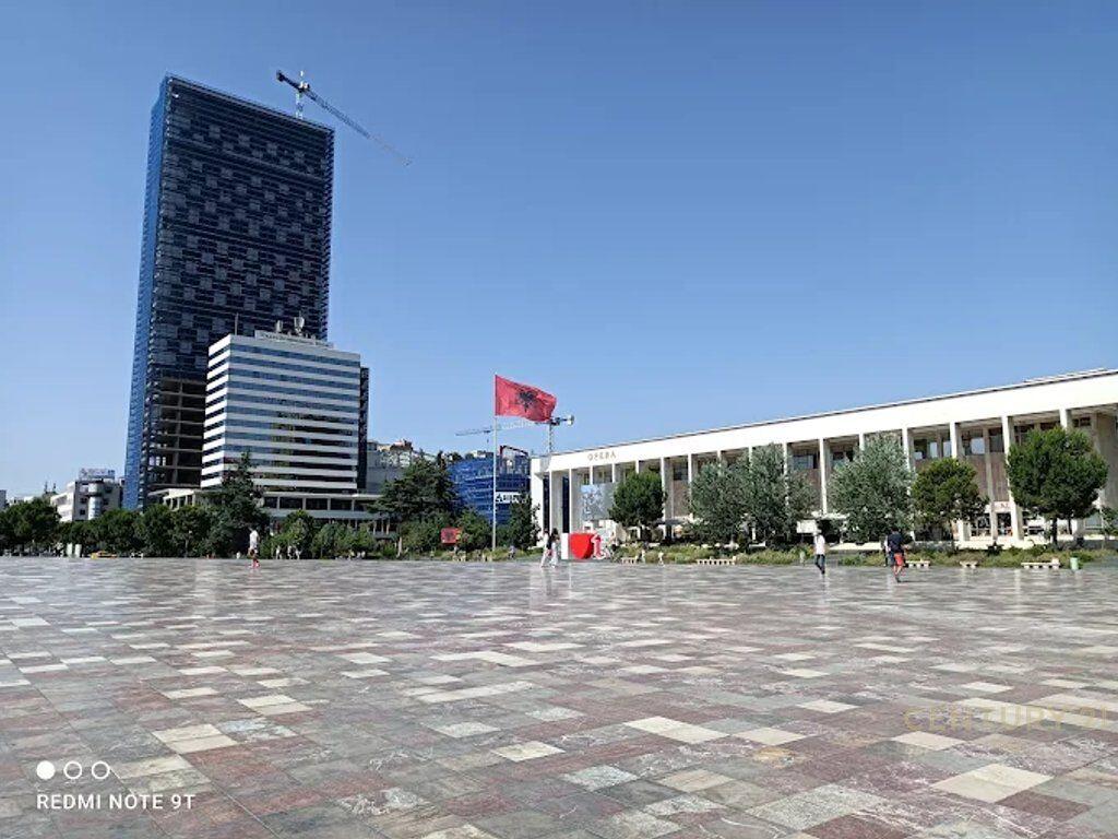 Zyrë me qira në qendër të Tiranës