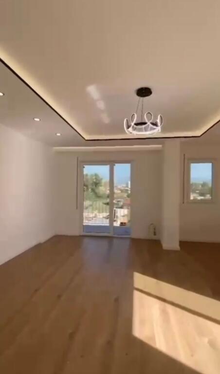 SHITEN 4 APARTAMENTE  4 POSTE PARKIMI NE ASTIR