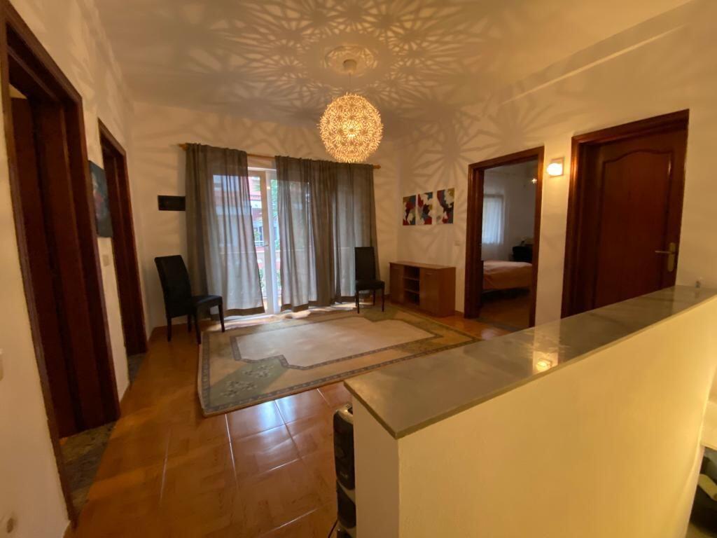 🏡Jepet me qera Apartament Dublex 4+1+2  📍Adresa : 21 Dhjetori Afer Mondjalit