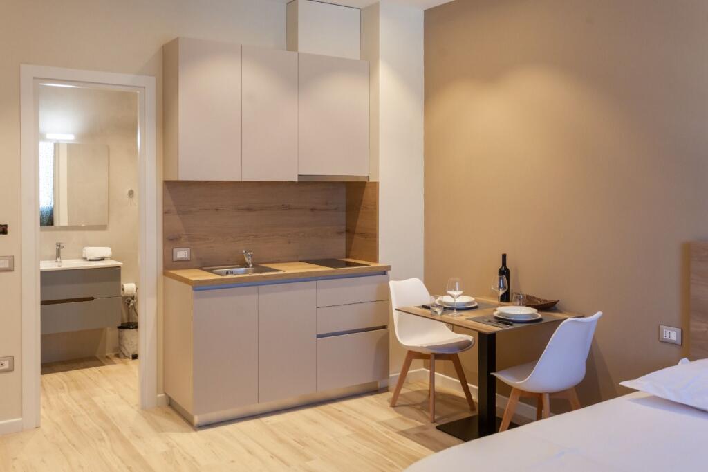 🏠GAZONIERE ME QERA 📍 STACIONI TRRENIT