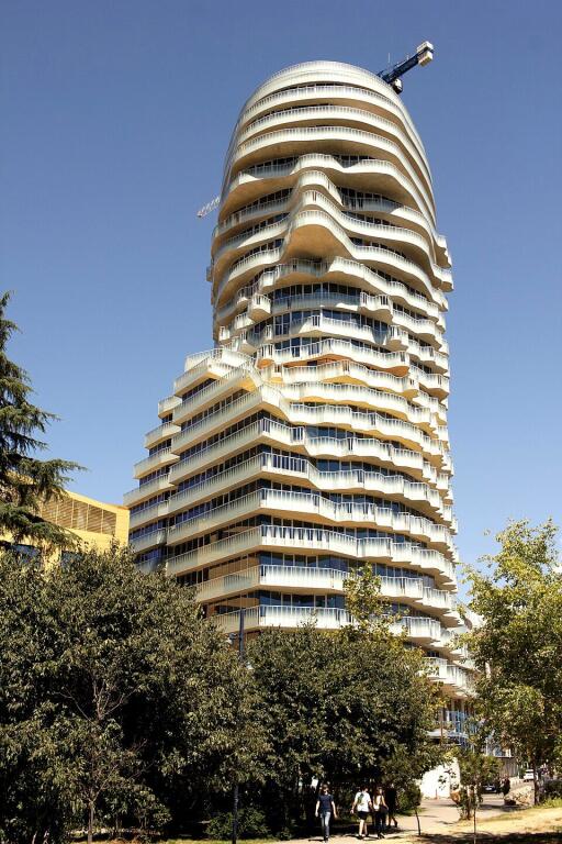 Ofrohet per Shitje apartament i tipologjise 2+1+2, Tirana Rock's