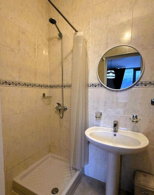 Apartament 2+1 me qira përballë Toptanit!